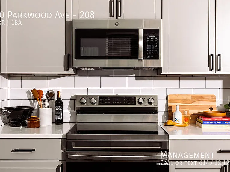 40 Parkwood Ave #208 — Photo 13