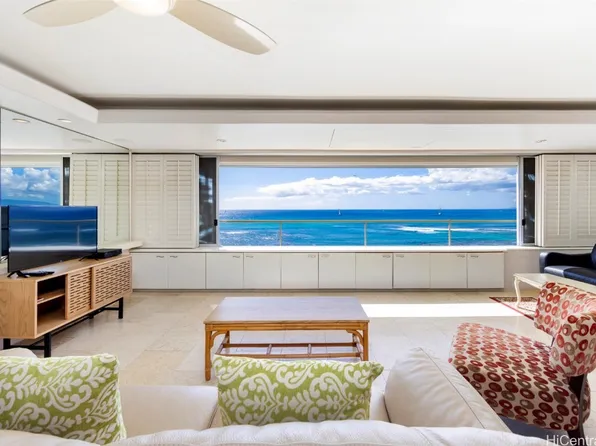 2895 Kalakaua Ave APT 704, Honolulu, HI 96815