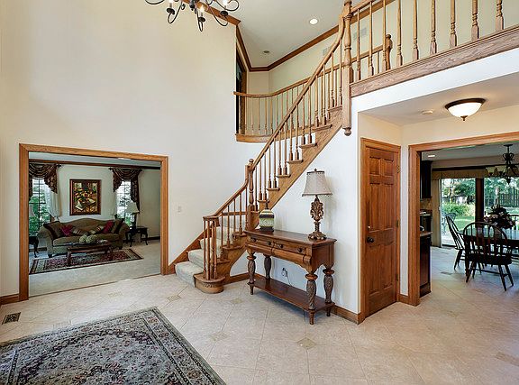 2nd image of 1642 Old Barn Cir