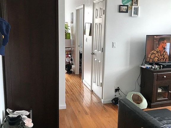 5th image of 3070 32nd St APT 22