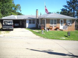 108 Willow St, Sparland, IL 61565