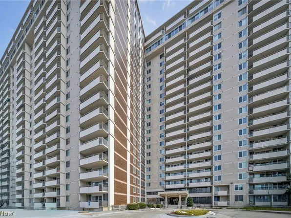 12900 Lake Ave APT 1127, Lakewood, OH 44107