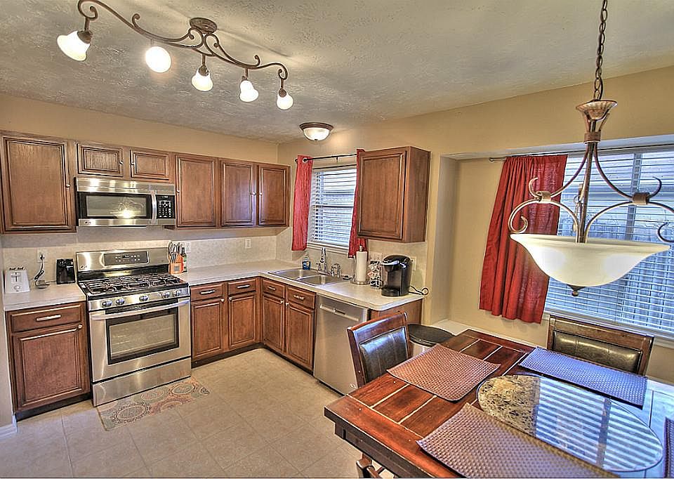 1st image of 12323 Claresholm Dr