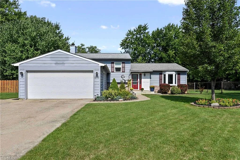 8776 Fairlane Dr photo 1