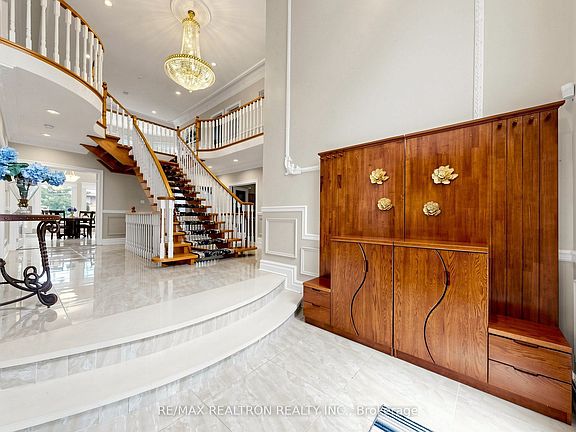 3rd image of 176 Elmwood Ave