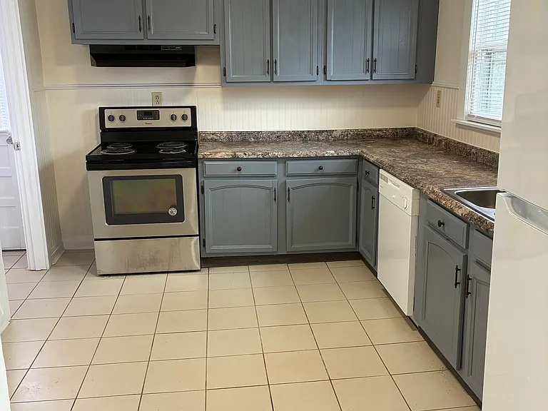 111 Saint Clair Ave — Photo 7
