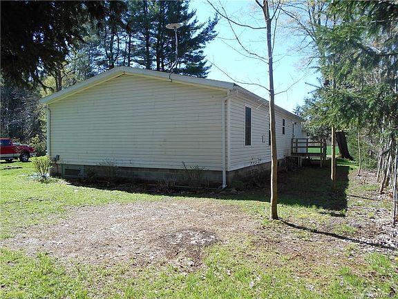 3rd image of 119 1/2 Hazelmere Ave