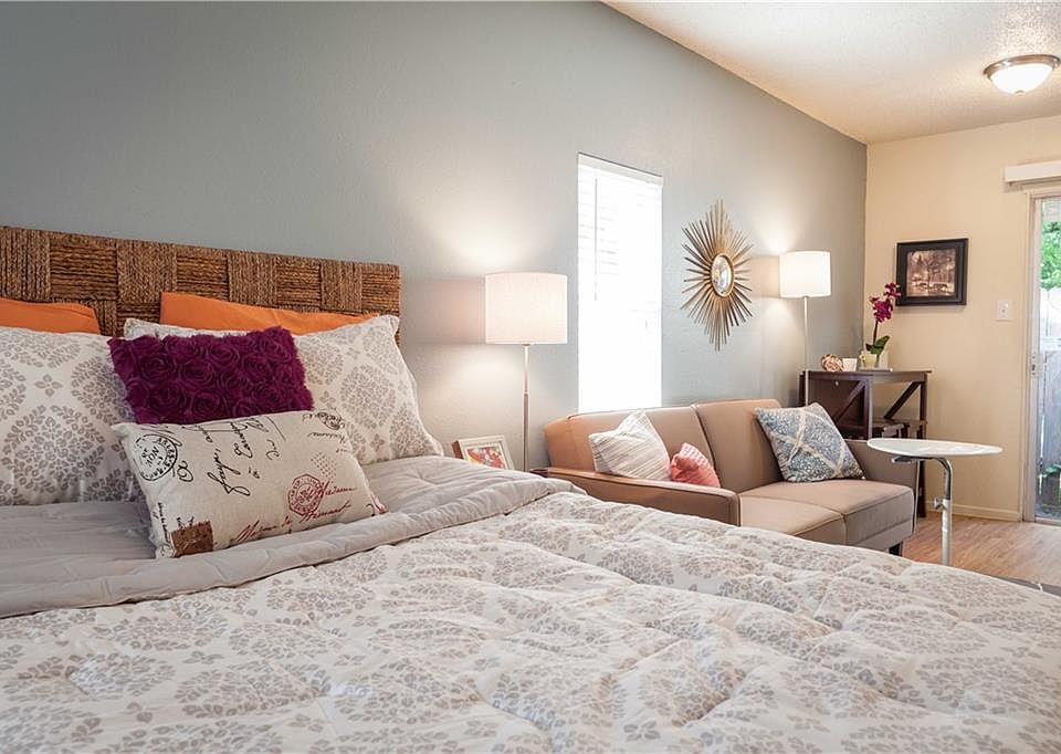 1st image of 4209 Avenue 107 #B