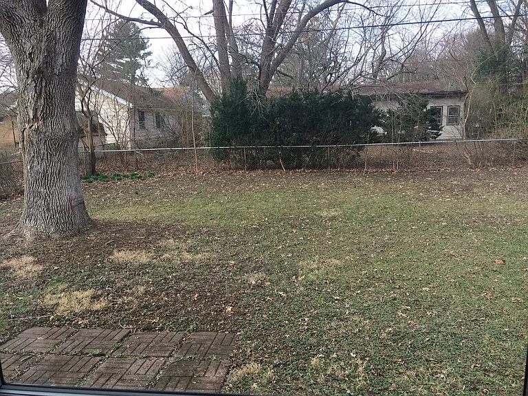 1503 Cambridge Dr — Photo 11