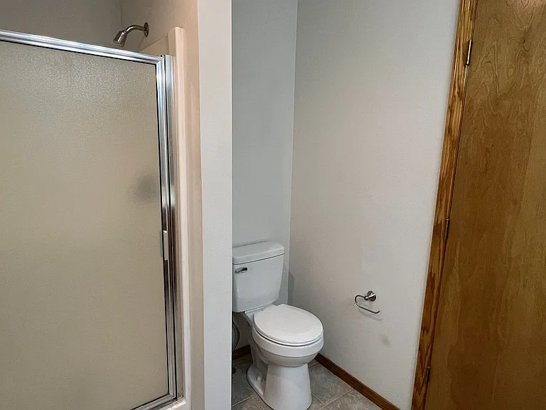 414 S Michelle Ave — Photo 8