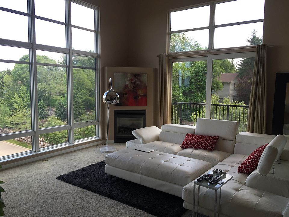 1st image of 1070 Grandview Ct NE APT 412