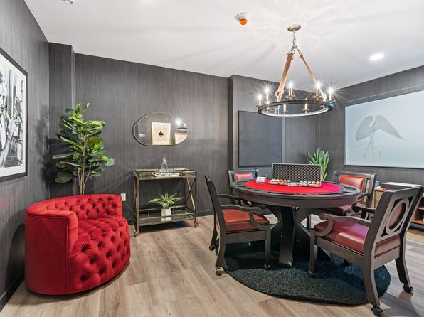 1 Vanderbilt Ave APT 301