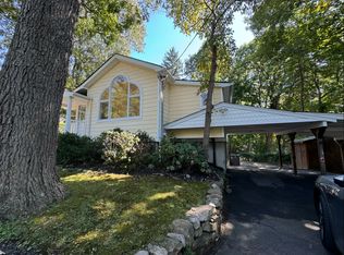 48 Brook Dr, Stony Brook, NY 11790