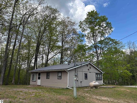 5th image of 5118 Lake Pointe Dr