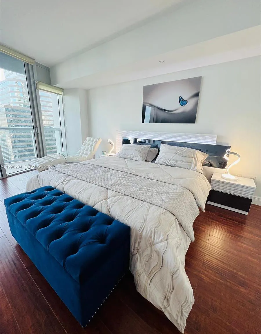 icon Brickell No Two — Photo 3
