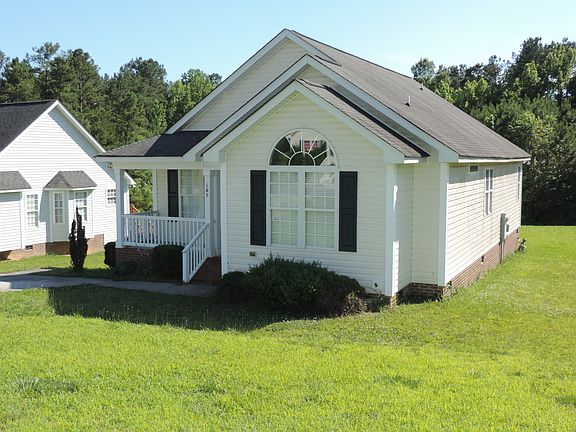 2nd image of 107 Carriage Hill Dr