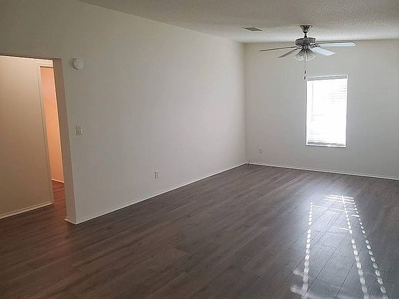 5th image of 98 Habersham Dr
