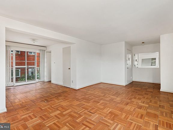 3rd image of 2129 19th St N APT 6