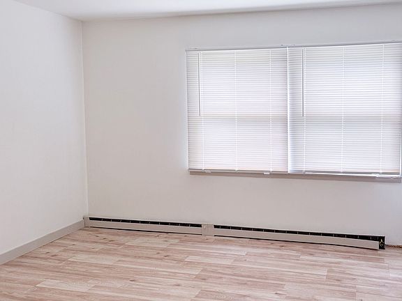3rd image of 75 Chalet Hts