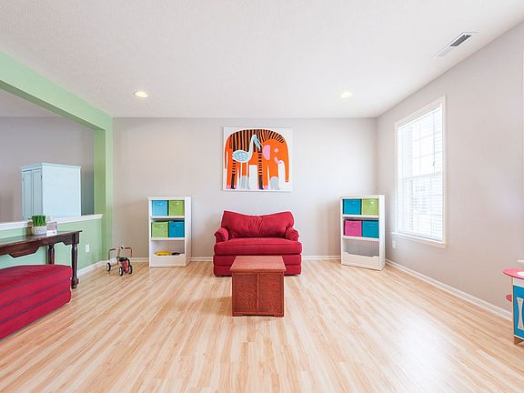 4th image of 3672 S Glasgow Cir