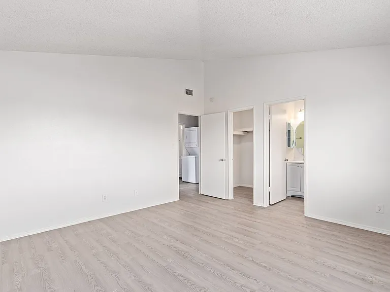 7211 N 54th Ave — Photo 48