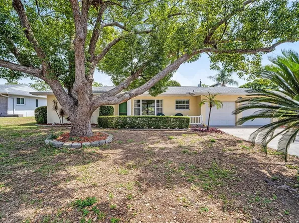 1935 Jeffords St, Clearwater, FL 33764