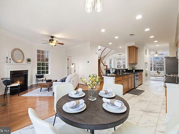 4th image of 125 Herndon Mill Cir