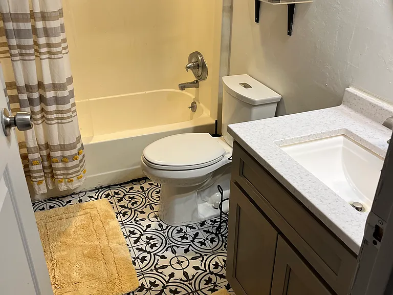 1030 Pineborough Rd — Photo 14