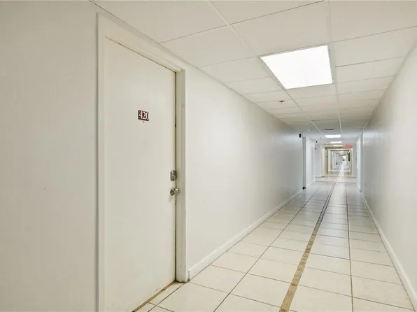 701 S Madison Ave APT 420, Clearwater, FL 33756