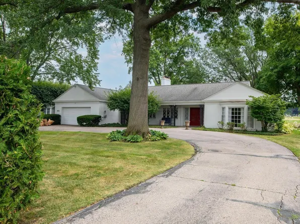 452 Chalfonte Ave, Grosse Pointe Farms, MI 48236