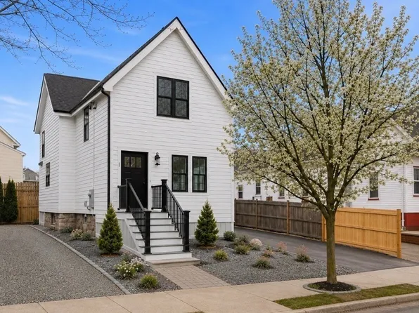 30 Waverly Ave, Everett, MA 02149