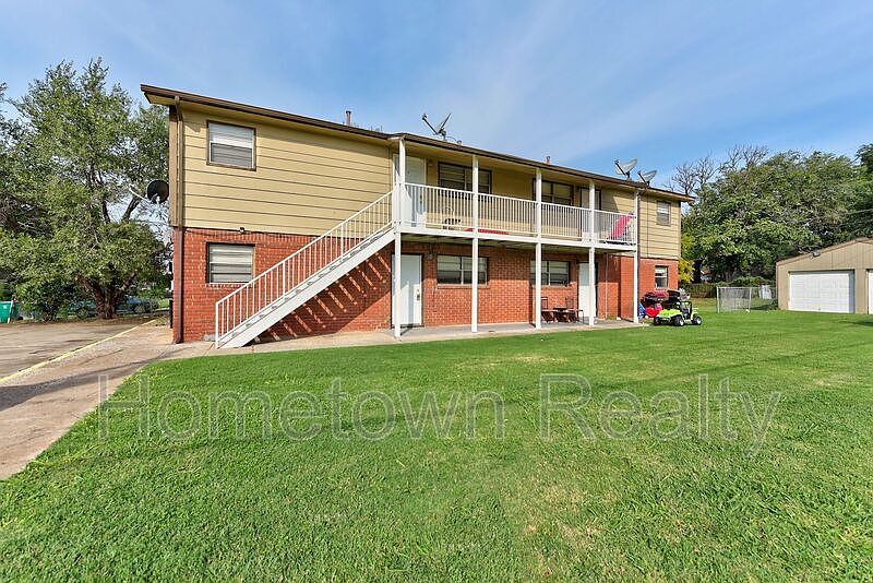 1st image of 131 SE 42nd St APT 4