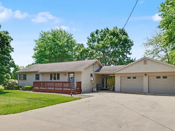 430 E Dent St, Gilman, IL 60938