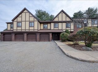 32 Rainbow Pond Dr APT B1, Walpole, MA 02081