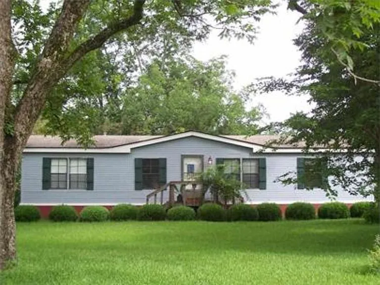 15 Michelle Dr — Photo 1