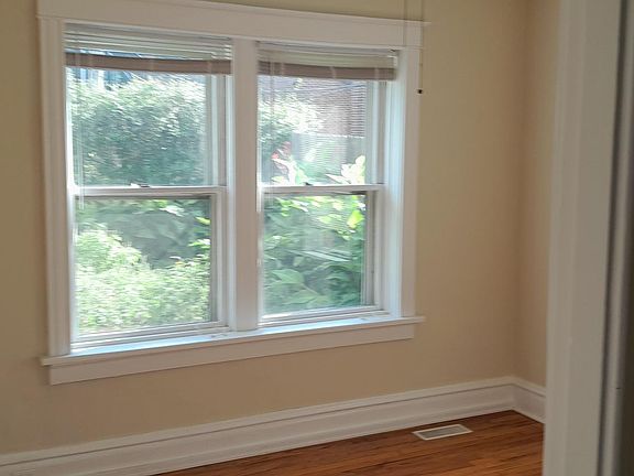 5th image of 3148 Magnolia Ave