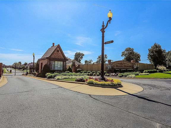 4th image of 4000 Ratcliffe Dr