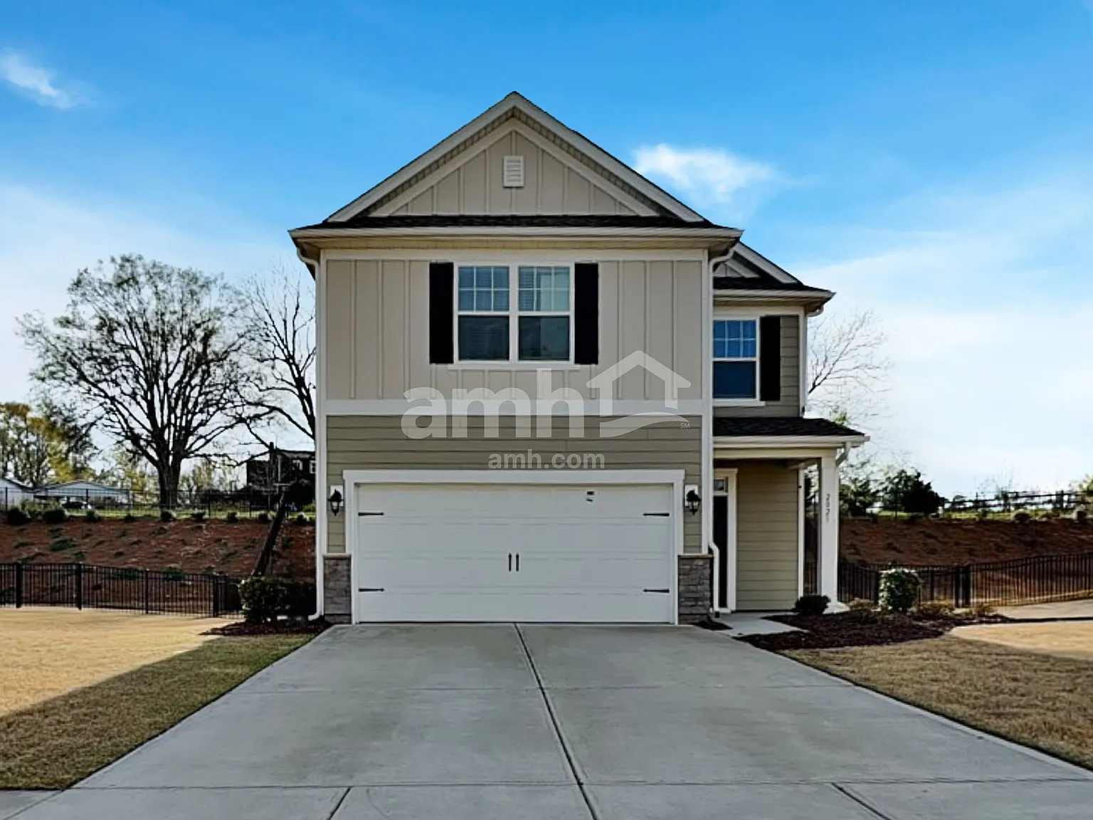 3 bed, 2.5 bath, 1420 sqft, $2,285 — Photo 1