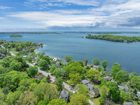 397 Island Avenue, Portland, ME 04108
