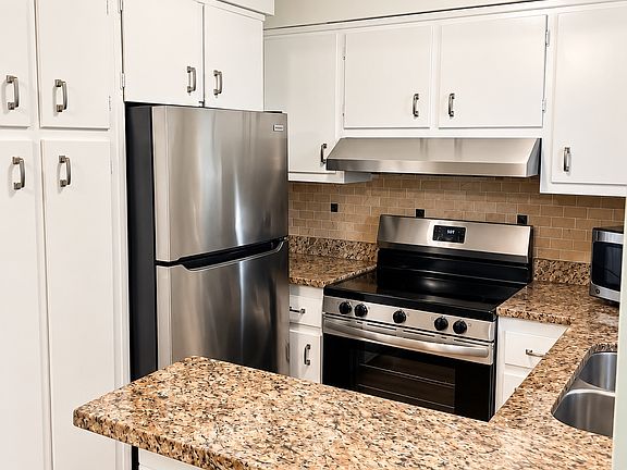 2nd image of 220 Holloway Dr APT 7
