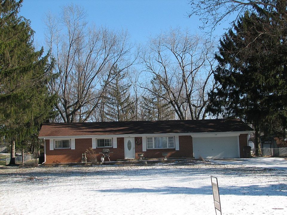 Hunter Area 1/2 Acre 3 Bed 1 Bath