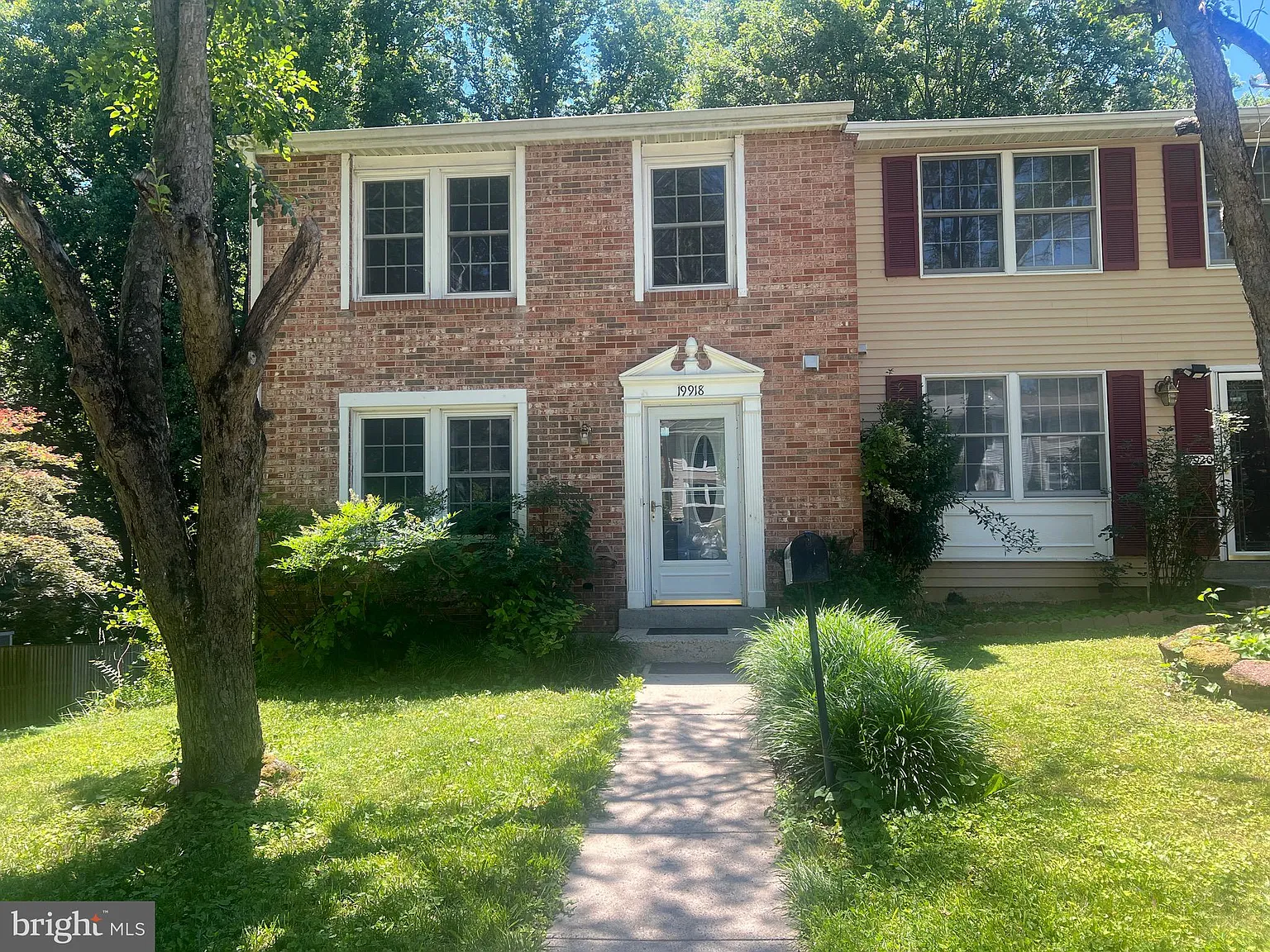 3 bed, 4.0 bath, 1220 sqft, $2,800 — Photo 1