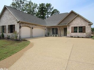 254 Arlington Park Dr, Hot Springs, AR 71901