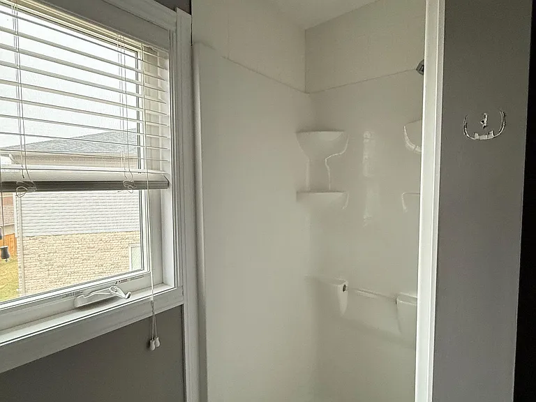 96 Bethune Ave — Photo 21