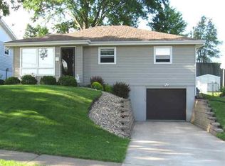 2185 Marion St, Dubuque, IA 52003