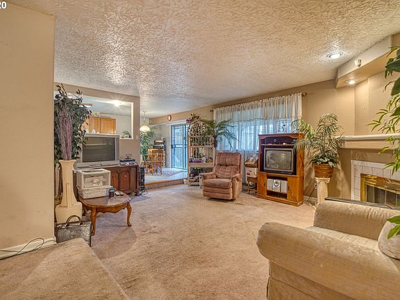 2nd image of 10220 NE 28th Cir