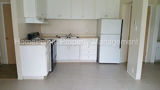 2nd image of 3669 Myrtle Ave APT 8