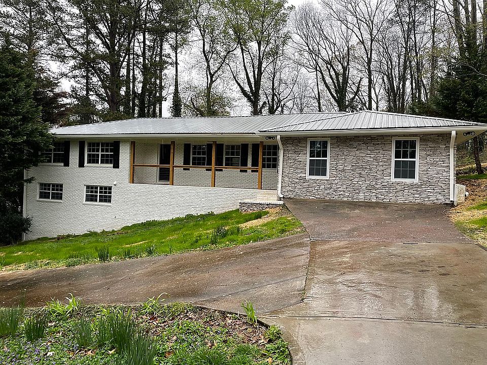 1st image of 2272 Woodridge Dr