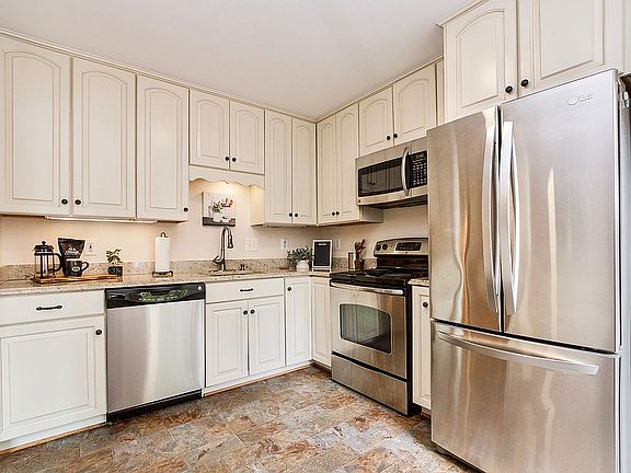 Beautiful Updated Kitchen!