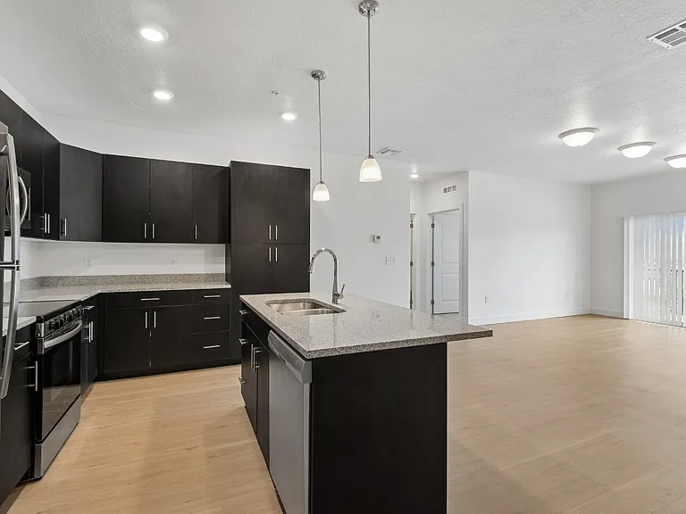 Lex Apartments — Photo 10